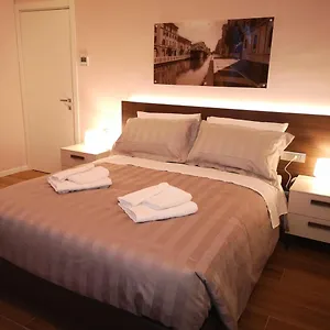 https://2-navigli-milan.italymilanhotels.net